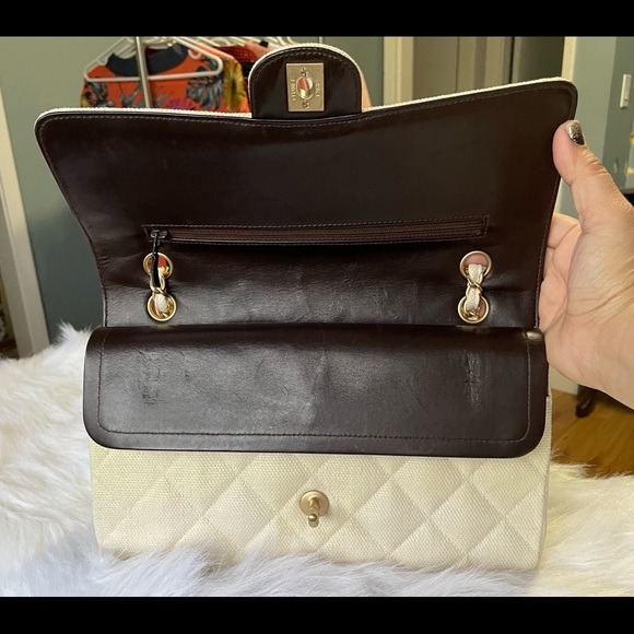 -sold on Instagram- Chanel double flap medium - Picture 8 of 15